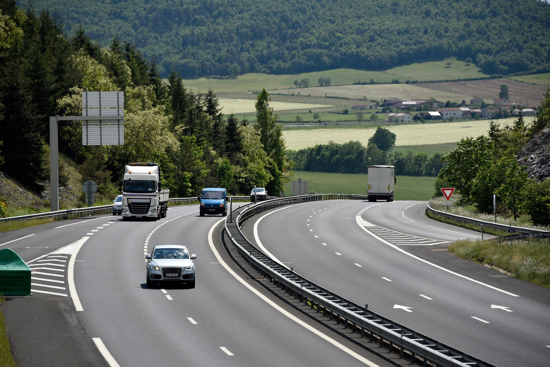 Circulation sur l'axe autoroutier bruyant