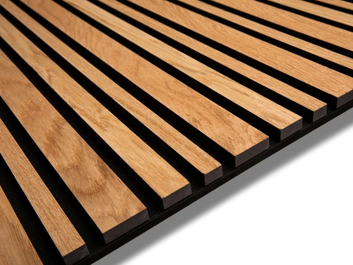 Panneau acoustique en lambris de bois sur feutre noir